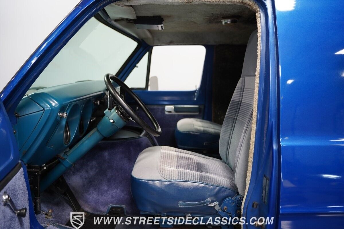 Dodge-B200-1976-Van-37