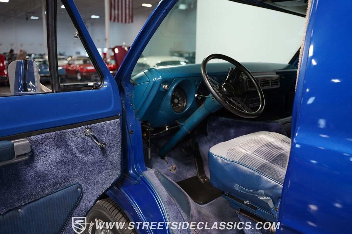 Dodge-B200-1976-Van-4