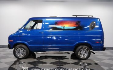 Dodge-B200-1976-Van-7