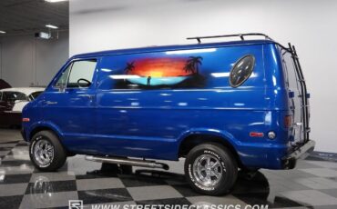 Dodge-B200-1976-Van-8