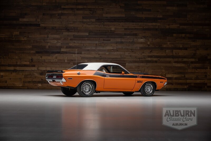 Dodge-Challenger-1970-4