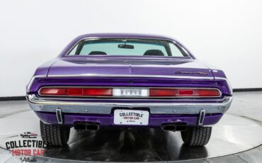 Dodge-Challenger-1970-Coupe-12