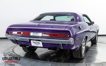 Dodge-Challenger-1970-Coupe-13
