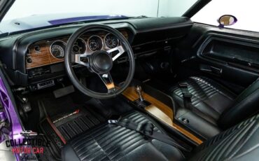Dodge-Challenger-1970-Coupe-2