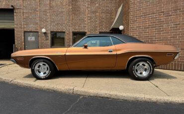 Dodge-Challenger-1970-Coupe-2