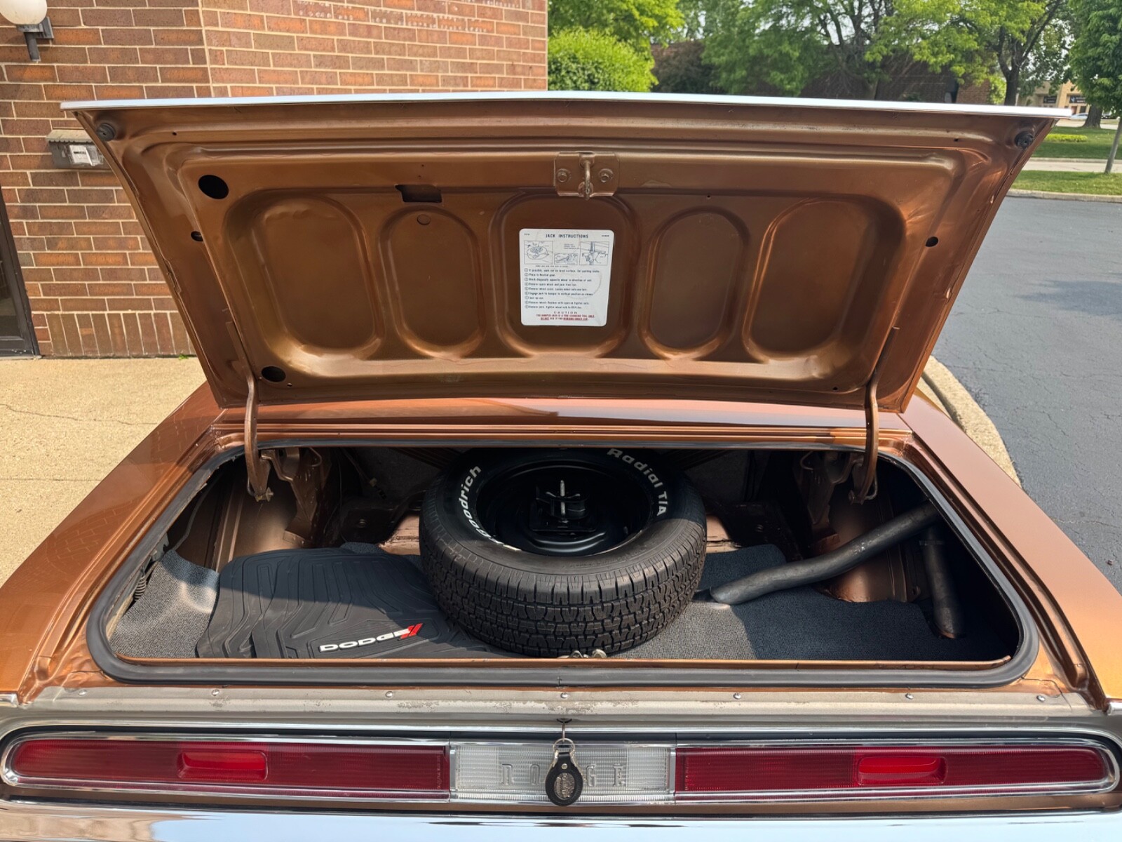Dodge-Challenger-1970-Coupe-22