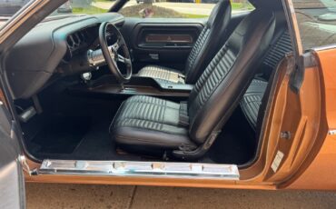 Dodge-Challenger-1970-Coupe-26