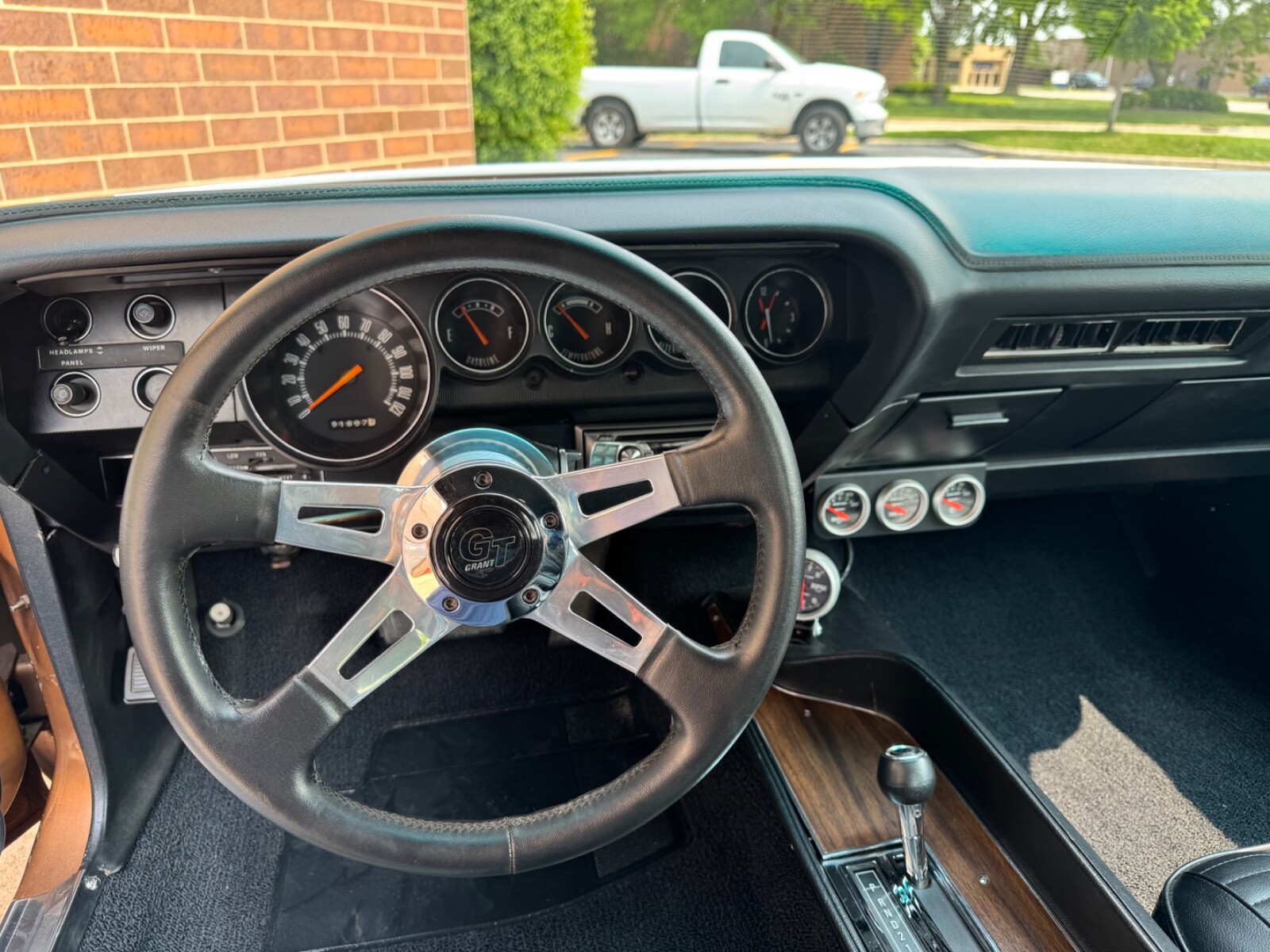Dodge-Challenger-1970-Coupe-29