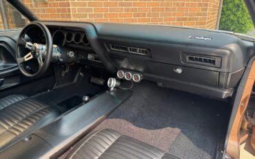 Dodge-Challenger-1970-Coupe-33