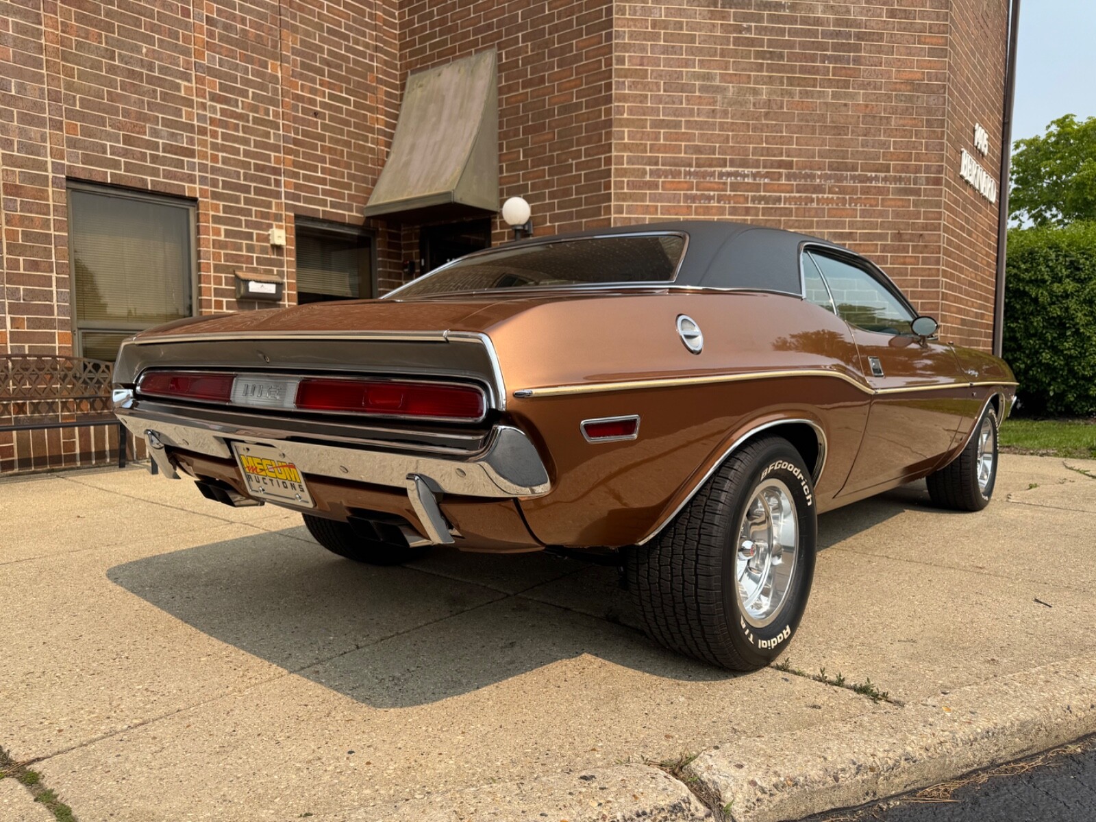Dodge-Challenger-1970-Coupe-8