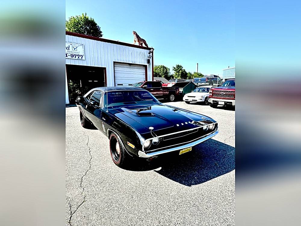 Dodge-Challenger-1970-black-21