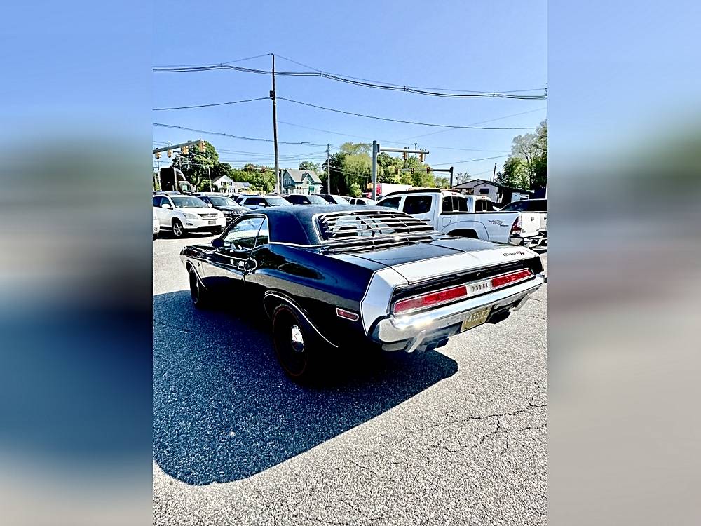 Dodge-Challenger-1970-black-4