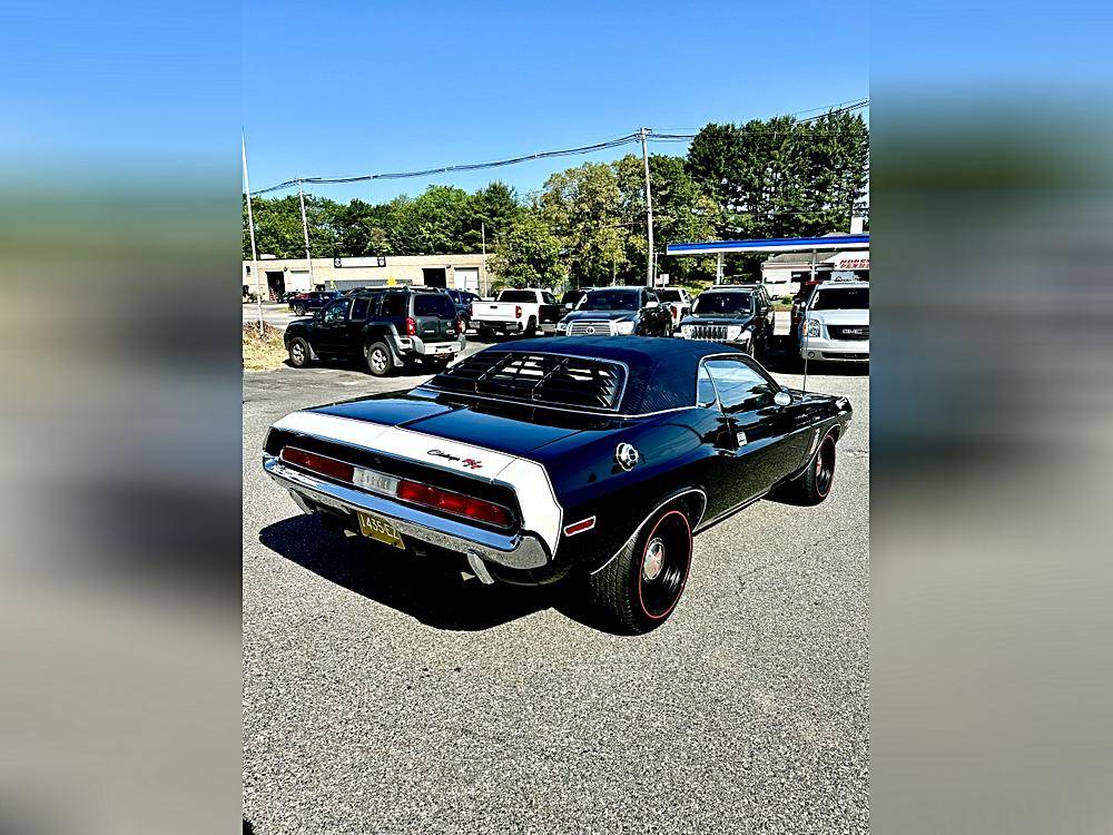 Dodge-Challenger-1970-black-5