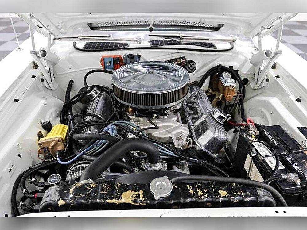 Dodge-Challenger-1970-white-12