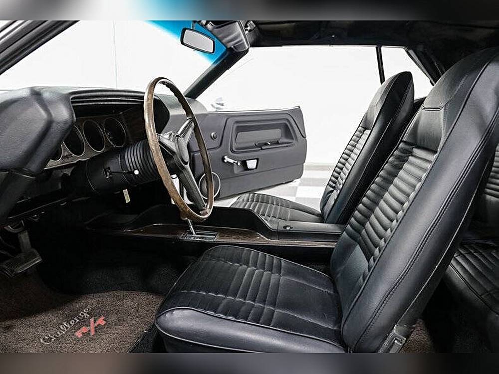 Dodge-Challenger-1970-white-15