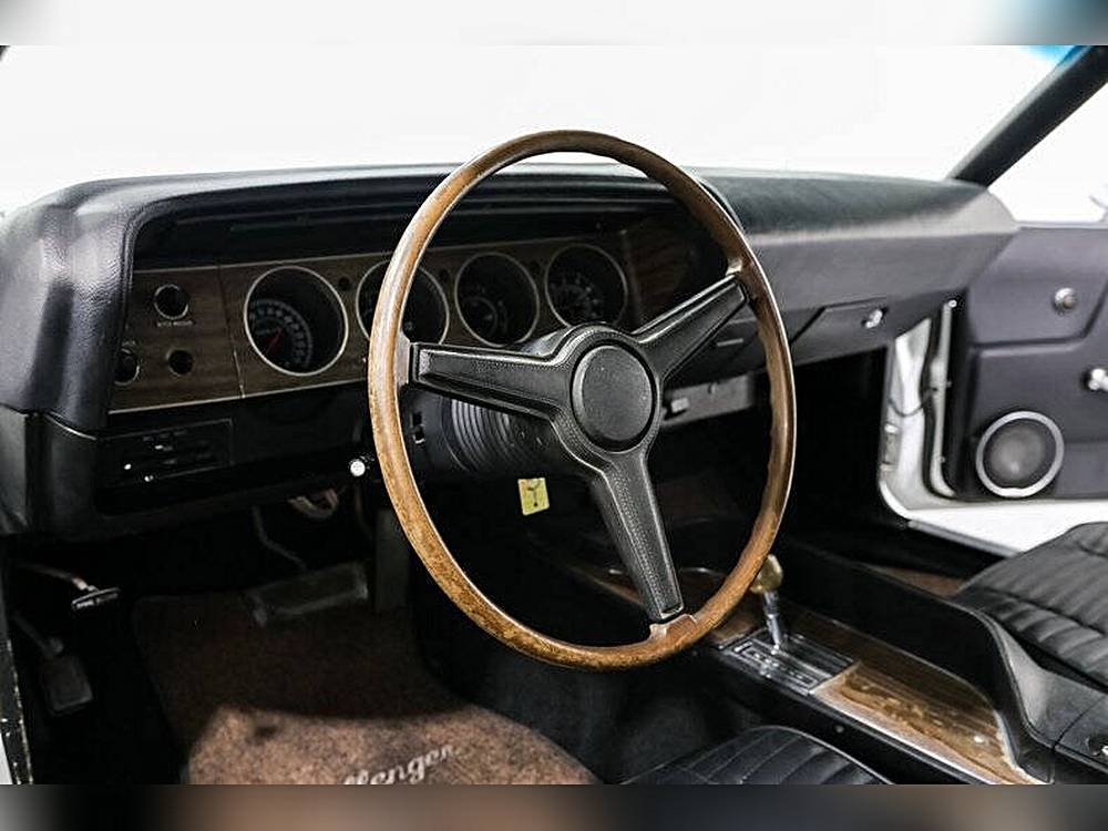 Dodge-Challenger-1970-white-16
