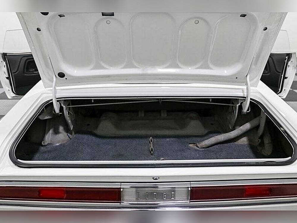 Dodge-Challenger-1970-white-21