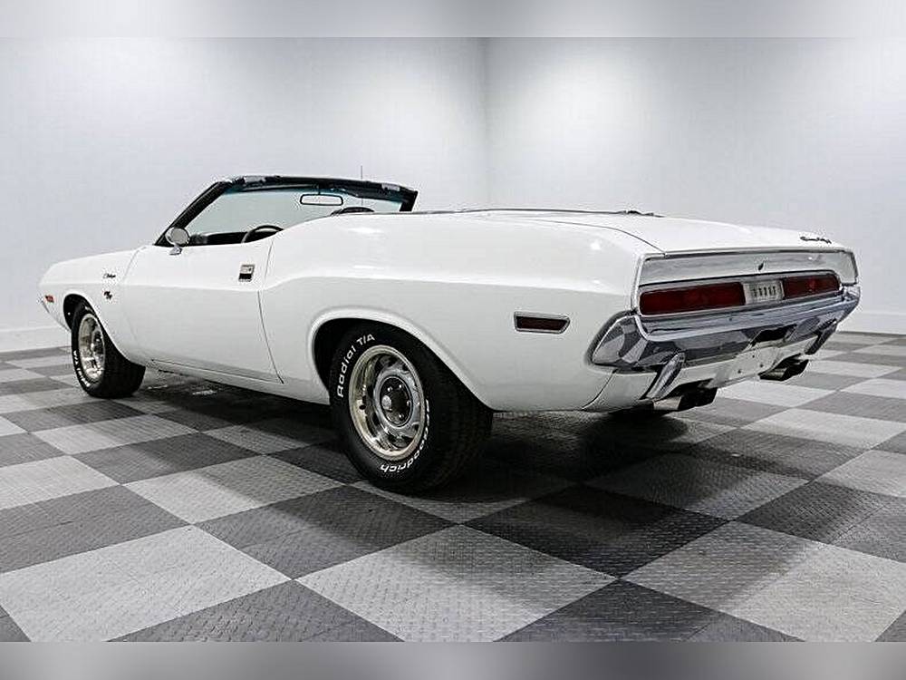 Dodge-Challenger-1970-white-5