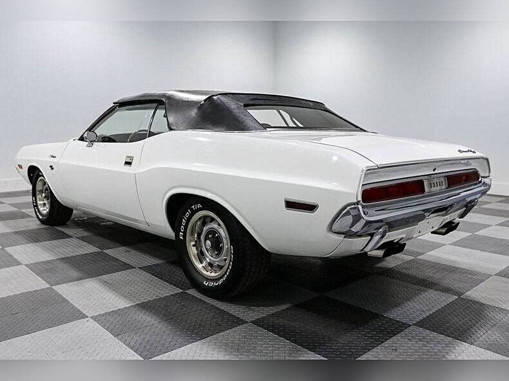 Dodge-Challenger-1970-white-6