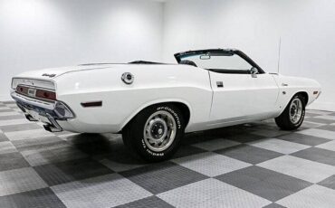 Dodge-Challenger-1970-white-8