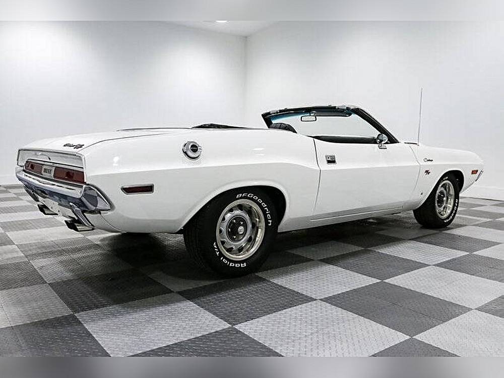 Dodge-Challenger-1970-white-8