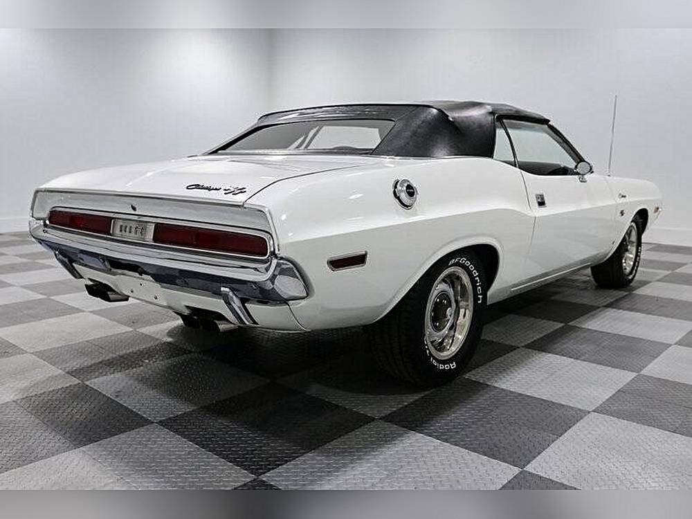 Dodge-Challenger-1970-white-9