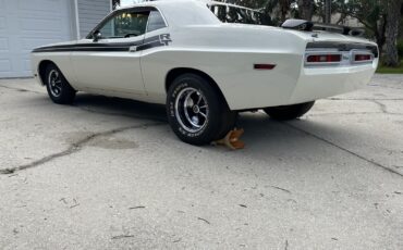 Dodge-Challenger-1971-2