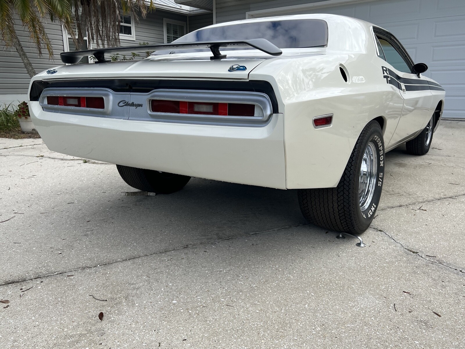Dodge-Challenger-1971-4