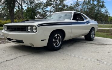 Dodge-Challenger-1971-5