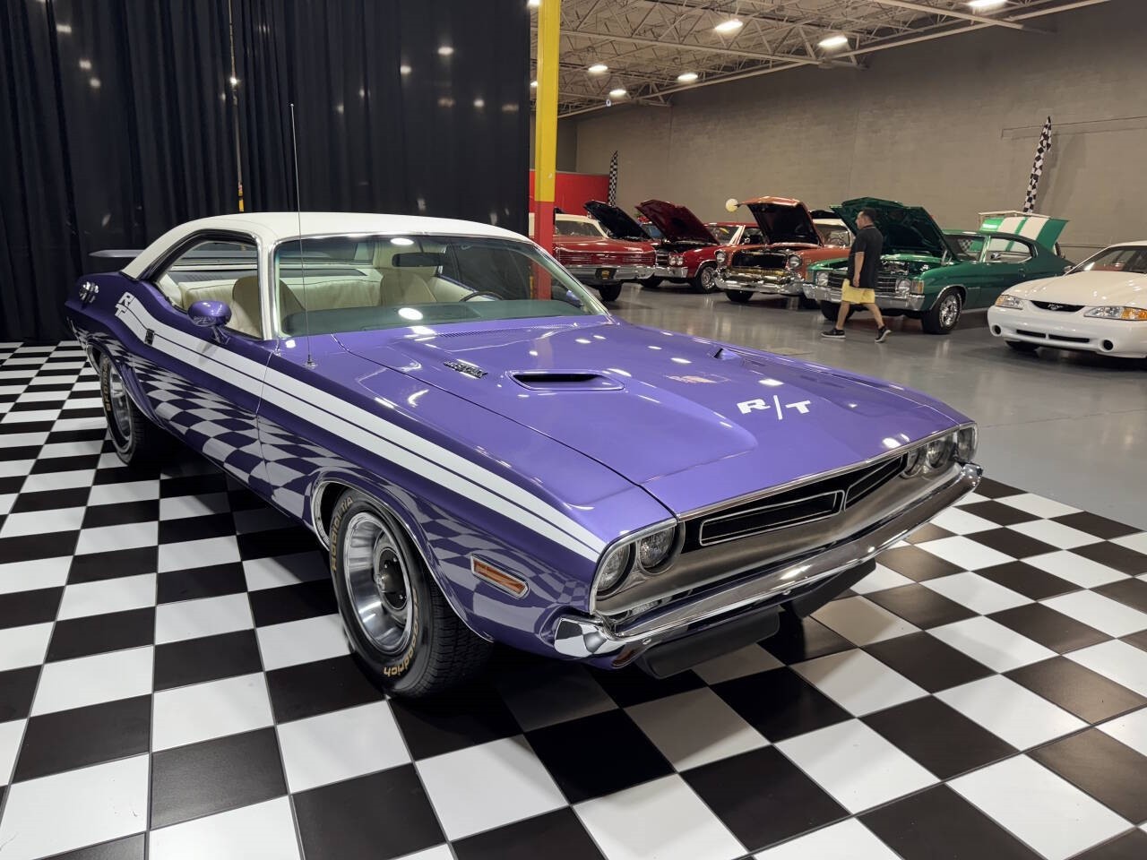 Dodge-Challenger-1971-Coupe-15