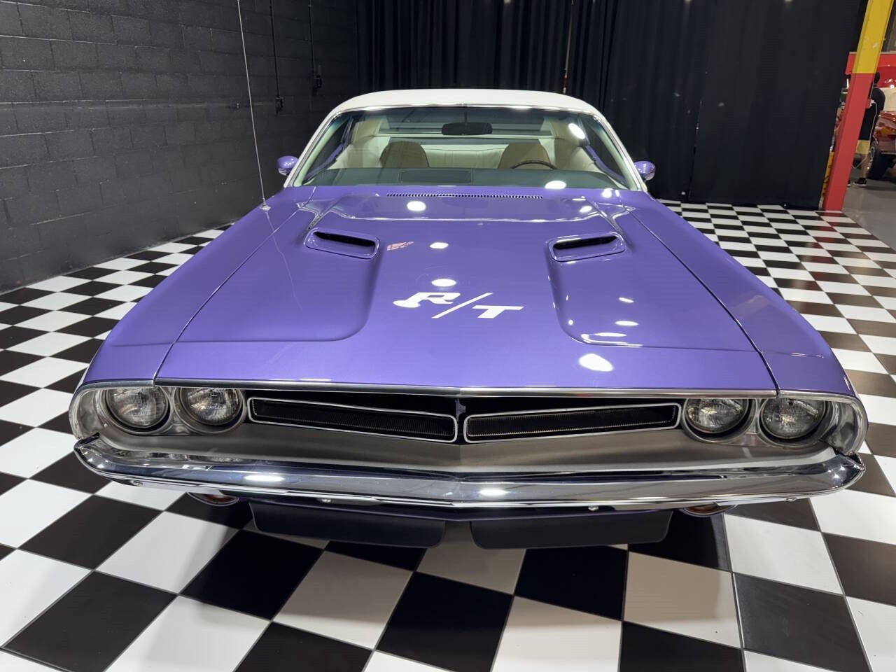 Dodge-Challenger-1971-Coupe-16