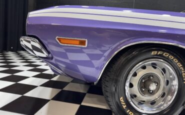 Dodge-Challenger-1971-Coupe-18
