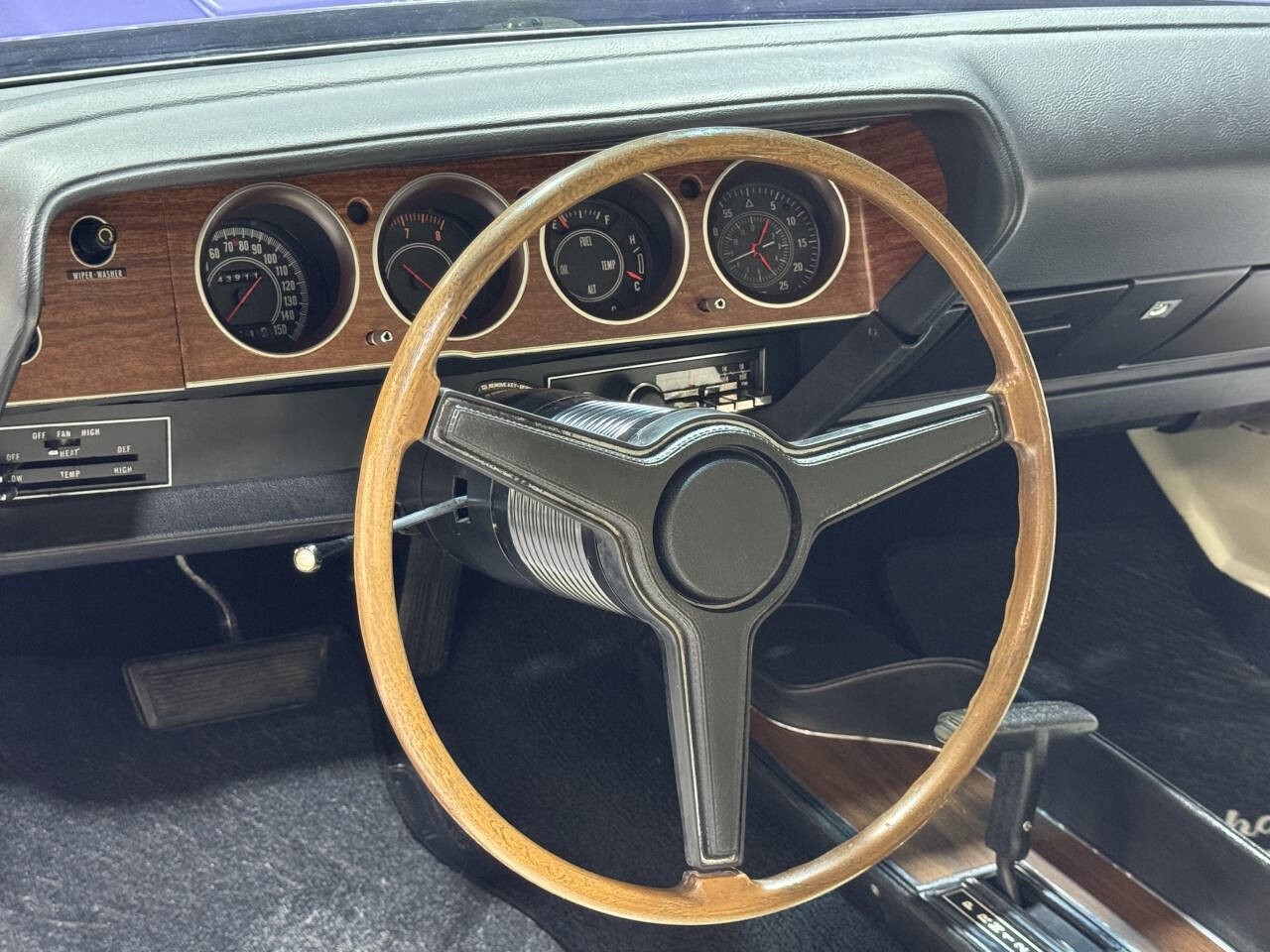 Dodge-Challenger-1971-Coupe-2
