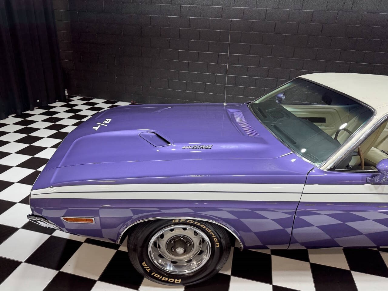 Dodge-Challenger-1971-Coupe-20