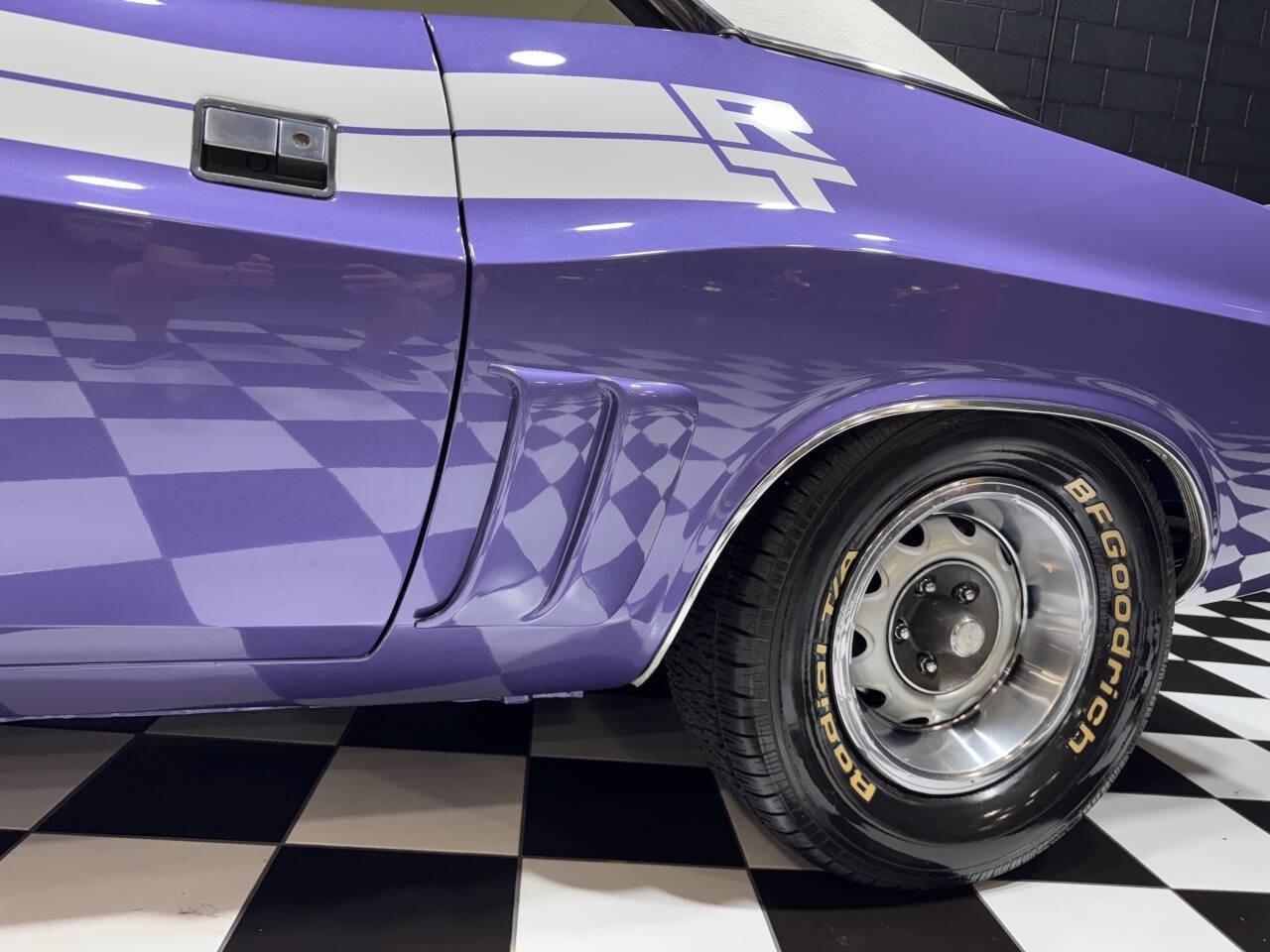 Dodge-Challenger-1971-Coupe-21