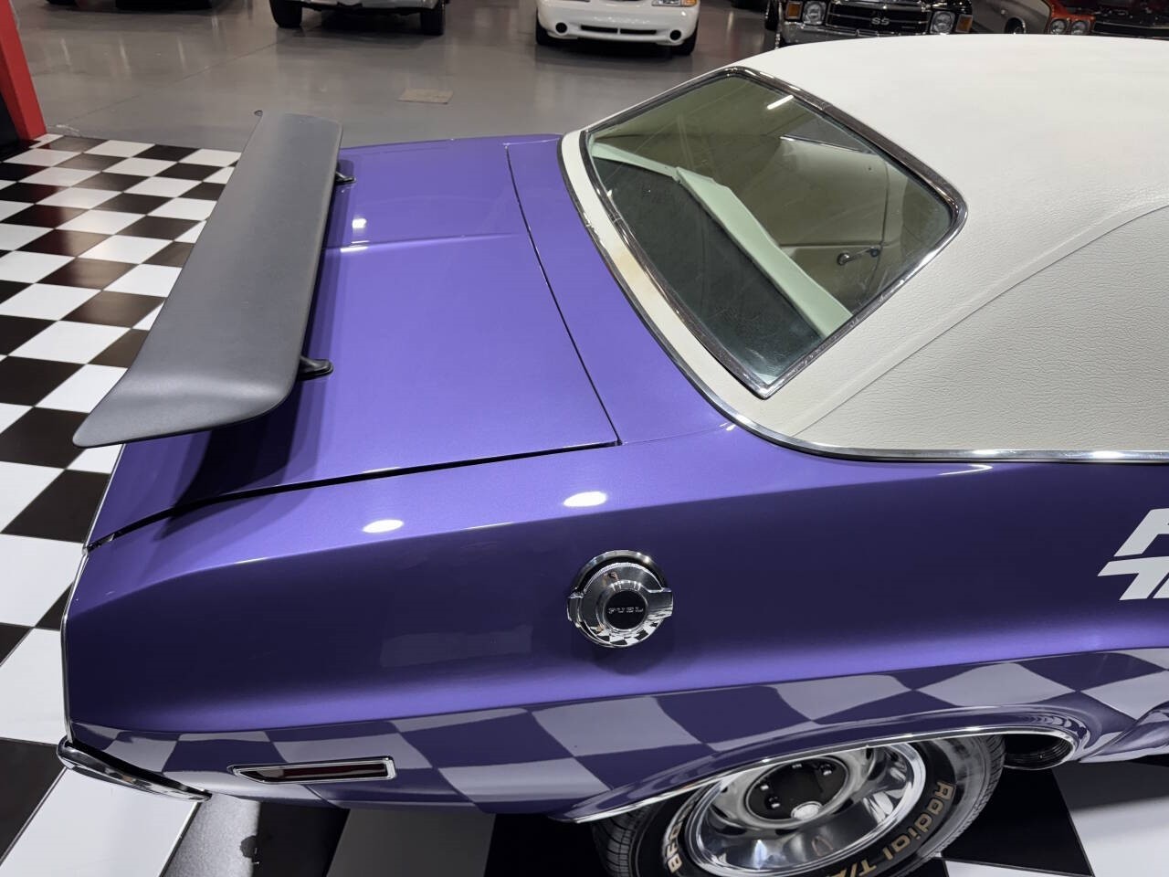 Dodge-Challenger-1971-Coupe-25
