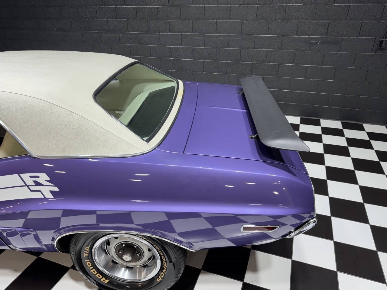 Dodge-Challenger-1971-Coupe-26