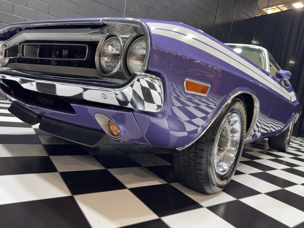 Dodge-Challenger-1971-Coupe-33
