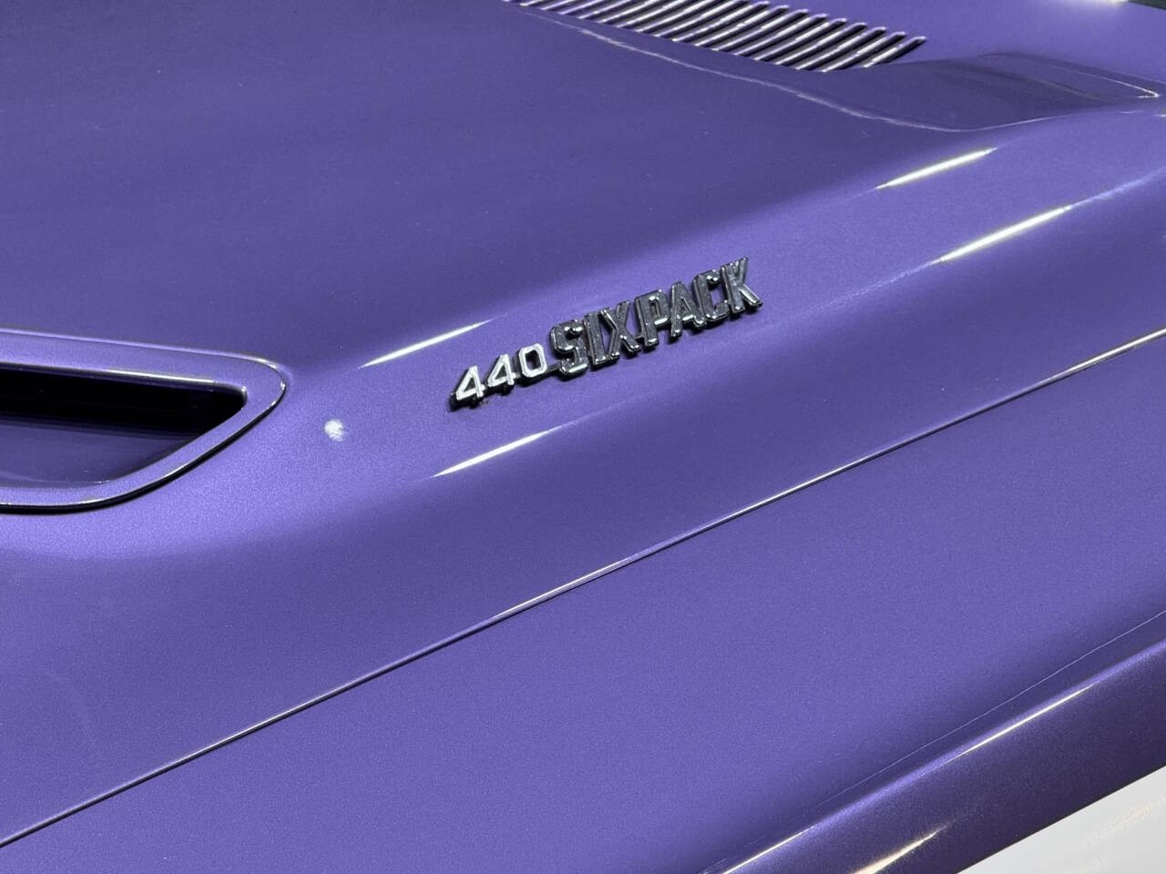 Dodge-Challenger-1971-Coupe-37