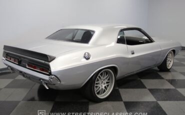 Dodge-Challenger-1972-Coupe-13