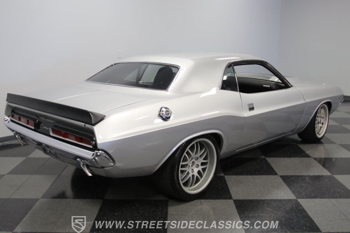 Dodge-Challenger-1972-Coupe-13