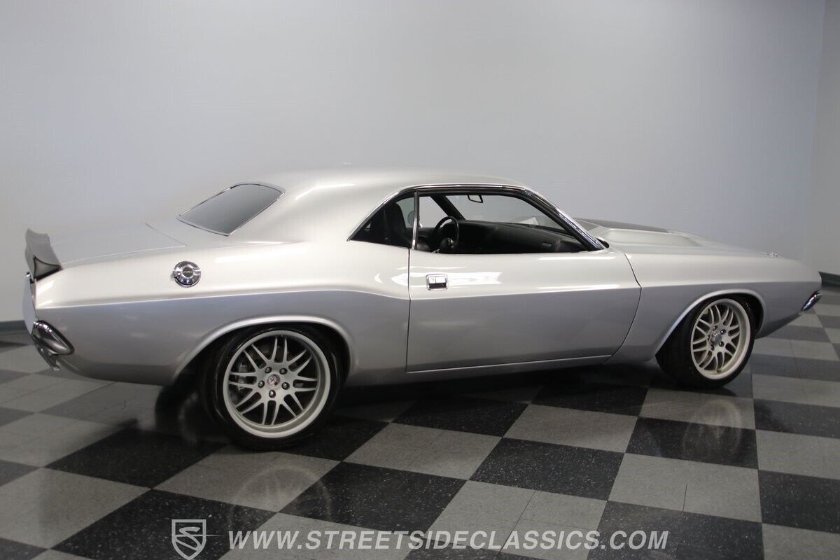 Dodge-Challenger-1972-Coupe-14