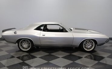 Dodge-Challenger-1972-Coupe-15