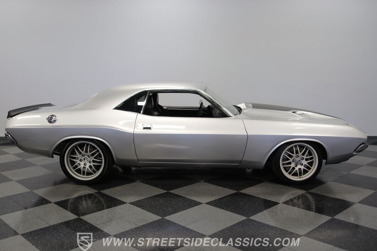Dodge-Challenger-1972-Coupe-15