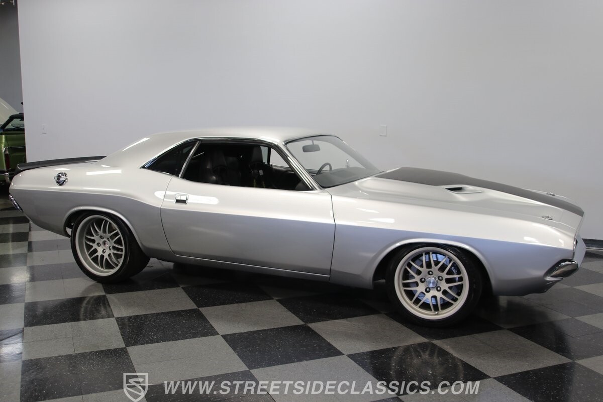 Dodge-Challenger-1972-Coupe-16