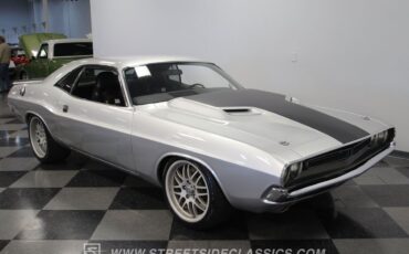 Dodge-Challenger-1972-Coupe-17
