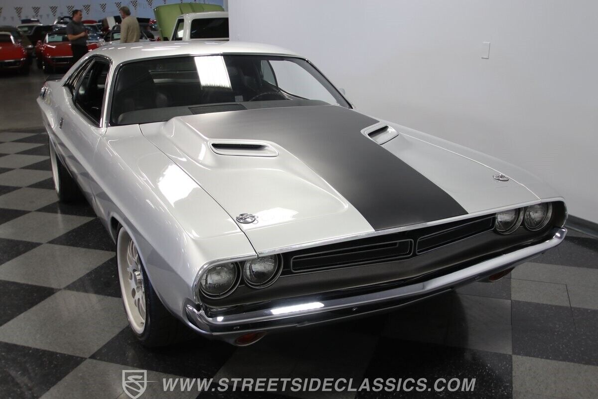 Dodge-Challenger-1972-Coupe-18