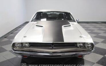 Dodge-Challenger-1972-Coupe-19