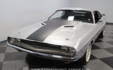 Dodge-Challenger-1972-Coupe-20