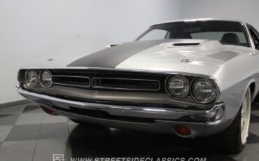 Dodge-Challenger-1972-Coupe-23